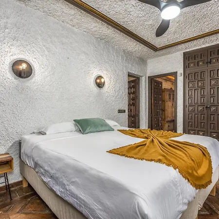 Villa Vivi Homes - Costabella Pool, Sauna, Garden & Marbella