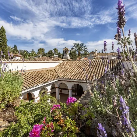 Vivi Homes - Costabella Pool, Sauna, Garden & Marbella
