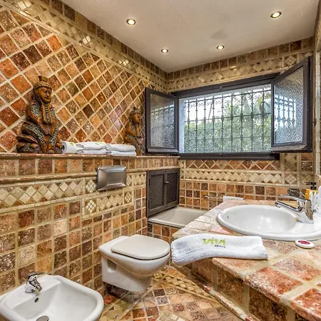 Vivi Homes - Costabella Pool, Sauna, Garden & 别墅 *